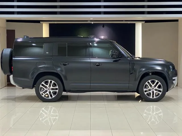 Land Rover Defender 130 EASTNOR EDITION 2023 — миниатюра 2
