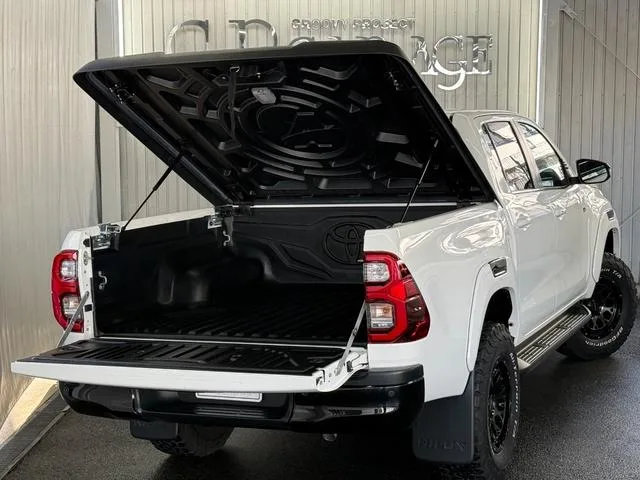 Toyota HILUX Z GR SPORT 2023 — миниатюра 2