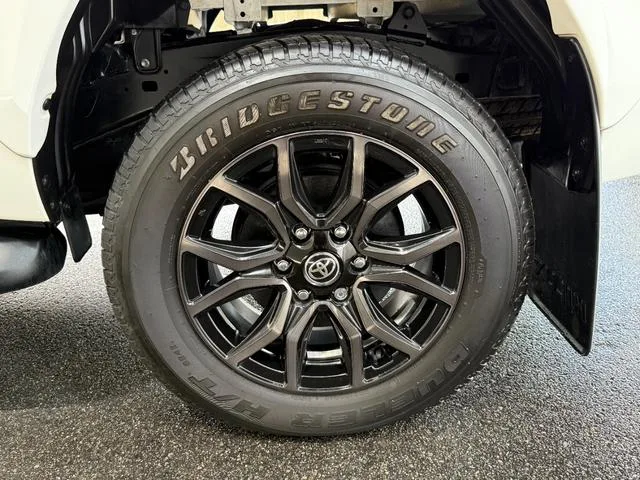 Toyota HILUX Z GR SPORT 2023 — миниатюра 5