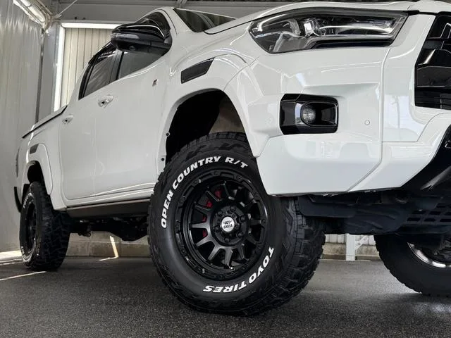 Toyota HILUX Z GR SPORT 2023 — миниатюра 3