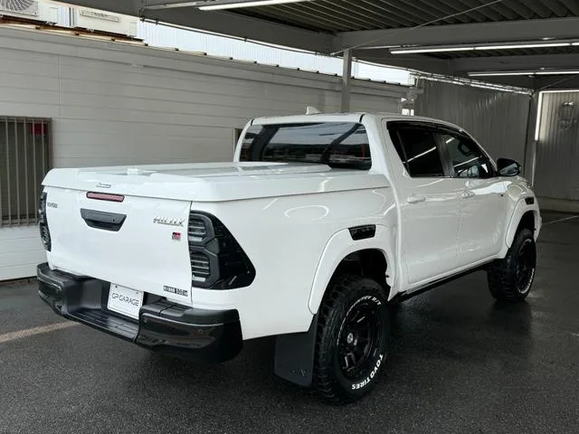 Toyota HILUX Z GR SPORT 2023 — миниатюра 5