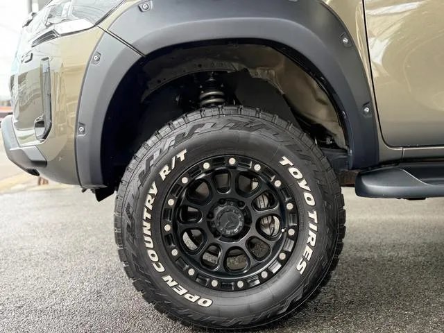 Toyota Hilux Z 2023 — миниатюра 3