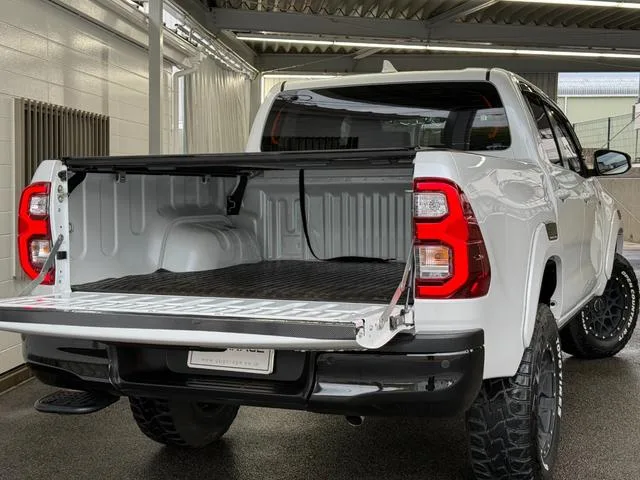 Toyota Hilux Z GR SPORT 2023 — миниатюра 5