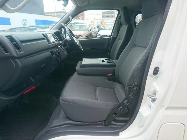 Toyota HIACE VAN 2023 — миниатюра 5