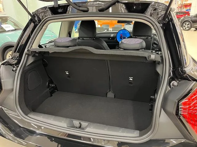 MINI MINI COOPER C CLASSIC TRIM 2024 — миниатюра 3