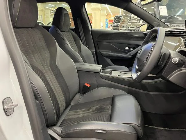 Peugeot 308 GT HYBRID 2025 — миниатюра 3