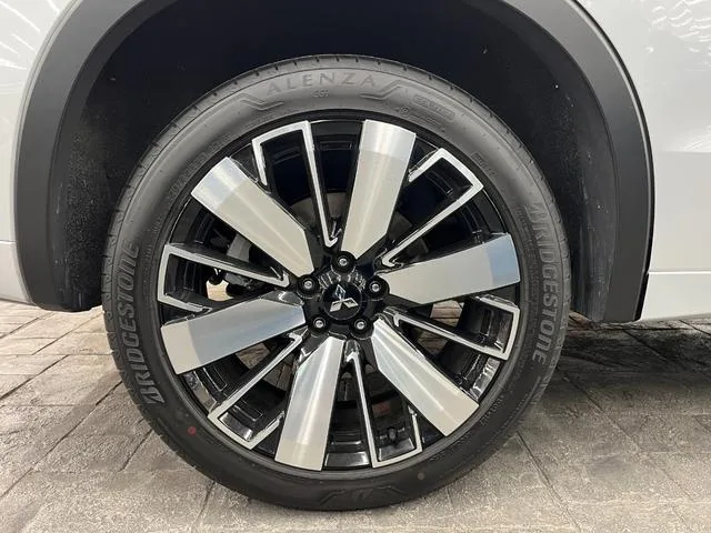 Mitsubishi OUTLANDER PHEV P EXECUTIVE PACKAGE 2025 — миниатюра 2
