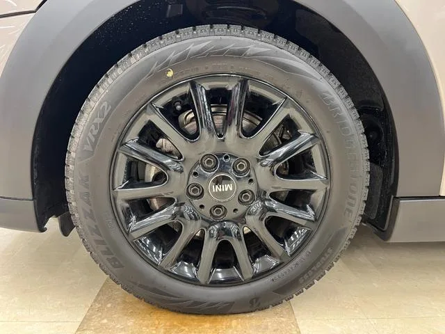 MINI MINI COOPER D 2023 — миниатюра 2
