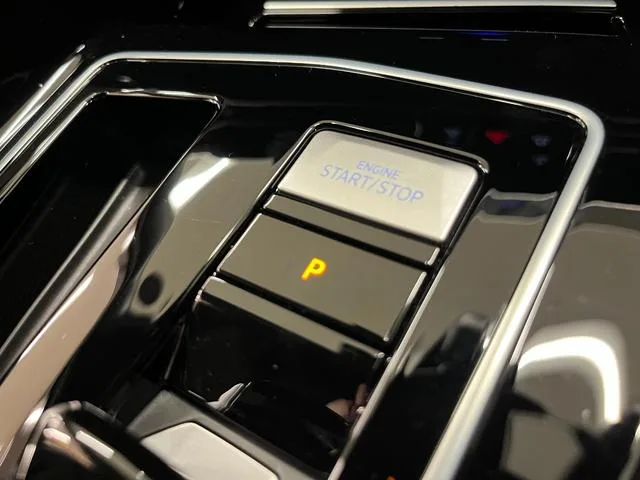 Volkswagen Golf R BASE GRADE 2022 — миниатюра 5