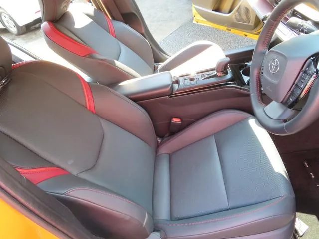 Toyota Prius Z 2023 — миниатюра 4