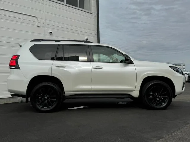 Toyota Land Cruiser Prado TX L PACKAGE MATT BLACK EDITION 2023 — миниатюра 5