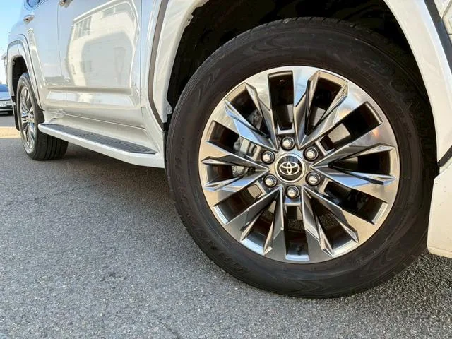 Toyota Land Cruiser ZX 2023 — миниатюра 4