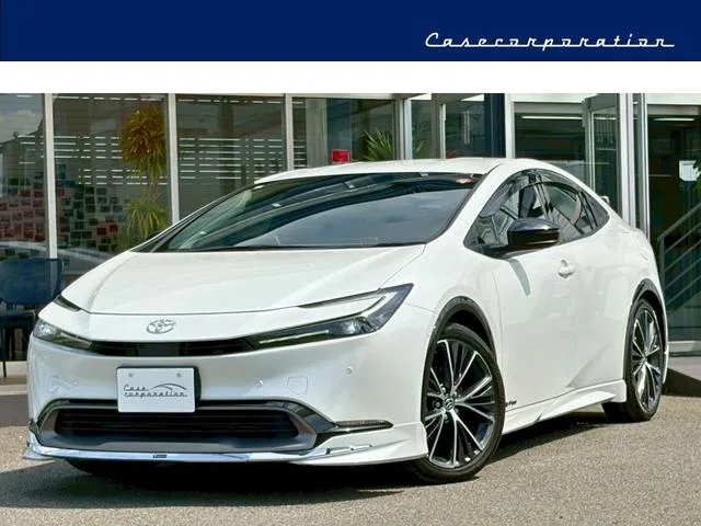 Toyota Prius Z 2023 — фото 1, купить с доставкой в Москву