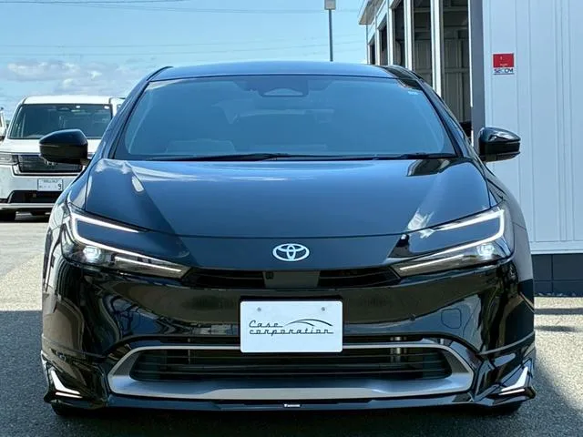 Toyota Prius Z 2023 — миниатюра 2