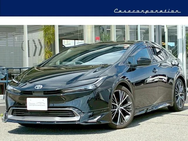 Toyota Prius Z 2023 — фото 1, купить с доставкой в Москву