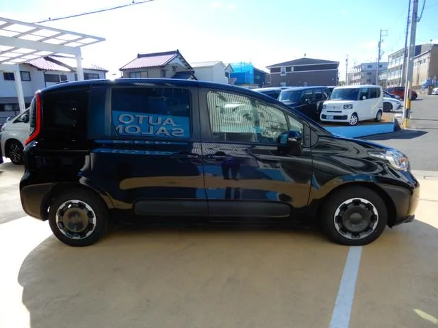 Toyota SIENTA HYBRID Z 2023 — миниатюра 4