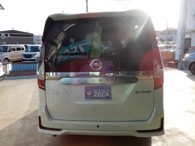 Nissan SERENA E-POWER HIGHWAY STAR V 2022 — миниатюра 5