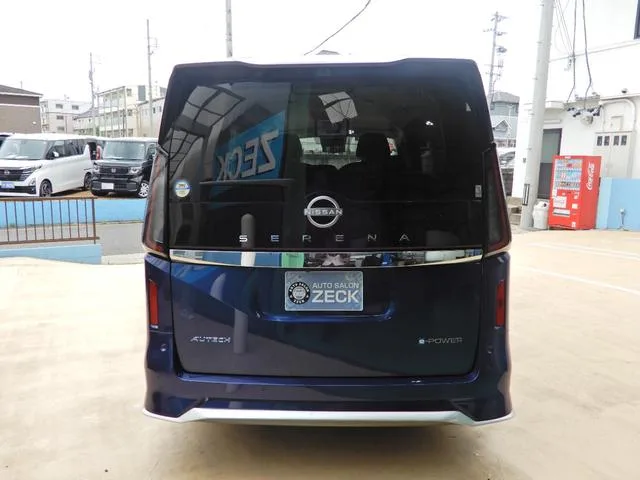Nissan SERENA E-POWER AUTECH 2023 — миниатюра 5