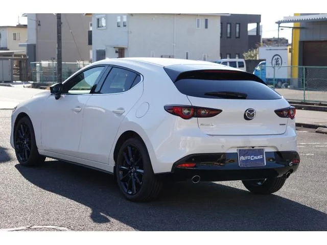 Mazda MAZDA3 FASTBACK 15S BLACK SELECTION 2025 — миниатюра 2