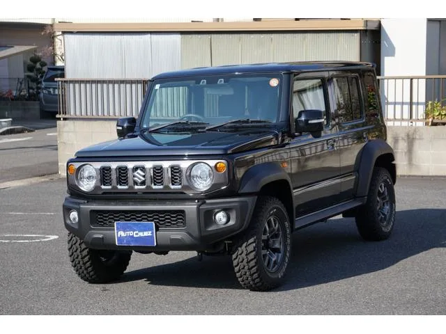 Suzuki JIMNY NOMADE FC 2025 — фото 1, купить с доставкой в Москву