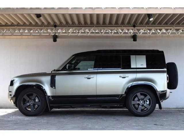 Land Rover Defender 110X-DYNAMIC HSE D300 2023 — миниатюра 3