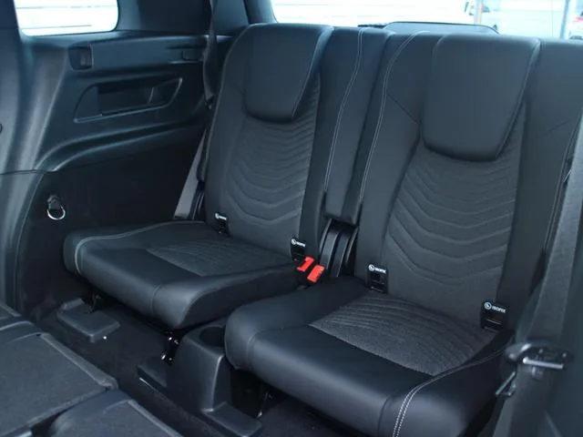 Mercedes-Benz GLB-Class GLB200D 4MATIC 2025 — миниатюра 4