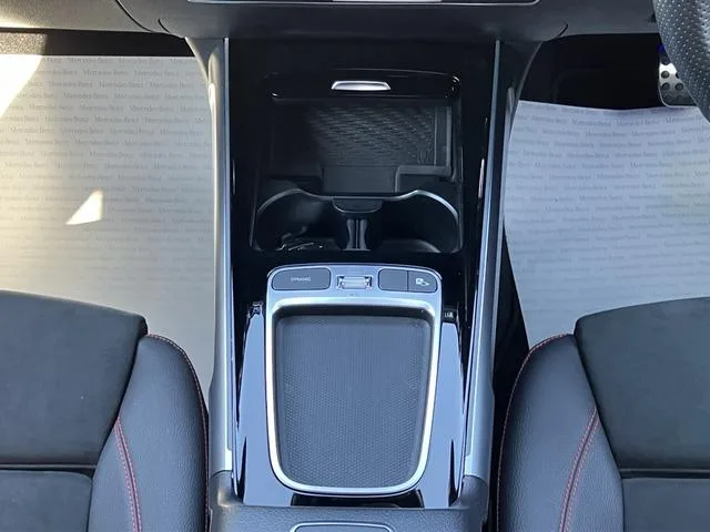 Mercedes-Benz GLB-Class GLB200D 4MATIC AMG LINE PACKAGE 2024 — миниатюра 5