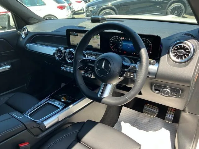 Mercedes-Benz GLB-Class GLB180 URBAN STARS 2025 — миниатюра 3