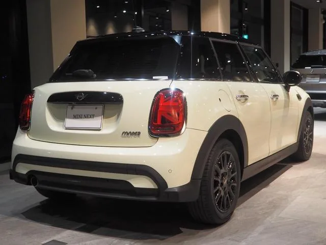 MINI MINI COOPER 2022 — миниатюра 2