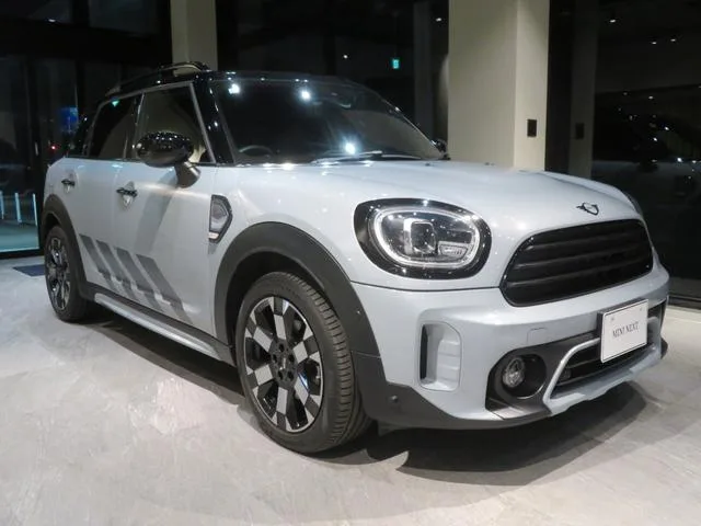 MINI MINI COOPER D CROSSOVER UNTAMED EDITION 2023 — миниатюра 2