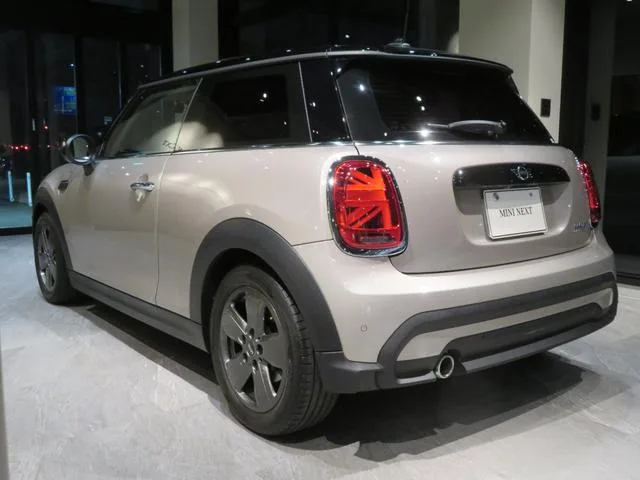 MINI MINI COOPER FIRST PACKAGE CLASSIC TRIM 2023 — миниатюра 3