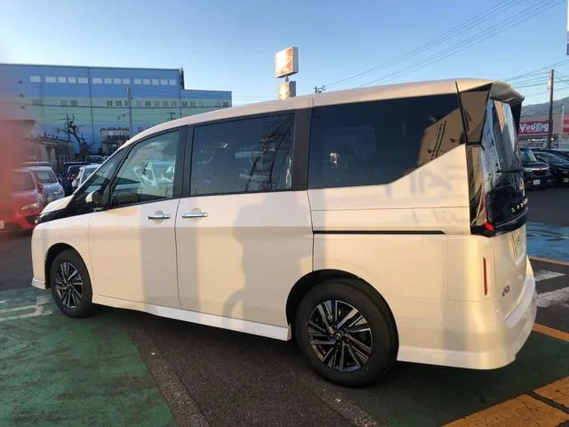 Nissan SERENA HIGHWAY STAR V 2024 — миниатюра 2