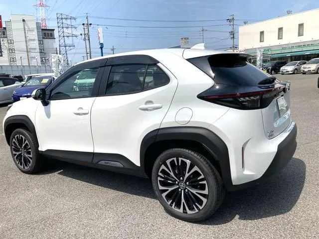 Toyota YARIS CROSS HYBRID Z 2025 — миниатюра 2