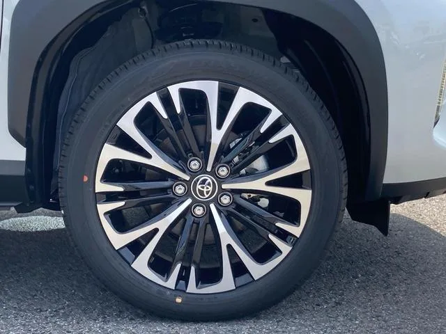 Toyota YARIS CROSS HYBRID Z 2025 — миниатюра 4
