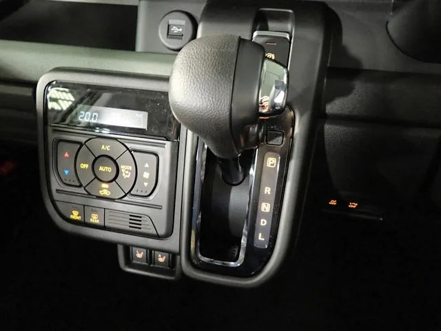 Suzuki SPACIA GEAR HYBRID XZ 2026 — миниатюра 5