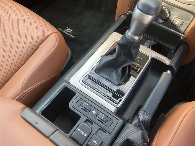 Toyota LAND CRUISER PRADO TX L PACKAGE 70TH ANNIVERSARY LIMITED 2022 — миниатюра 2