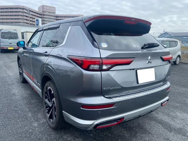 Mitsubishi OUTLANDER PHEV P 2023 — миниатюра 3