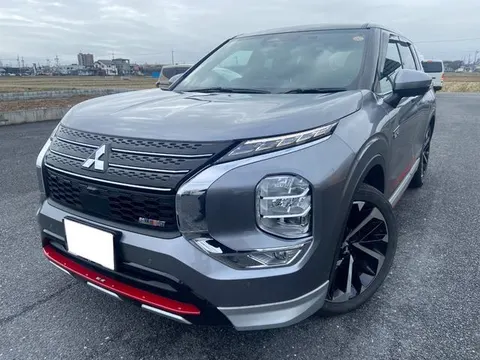 Mitsubishi OUTLANDER PHEV 2023 купить в Москве