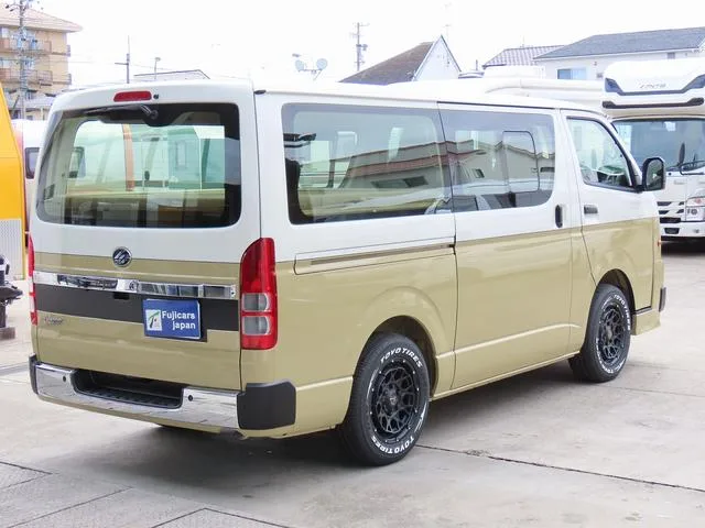 Toyota HIACE VAN 2024 — миниатюра 3