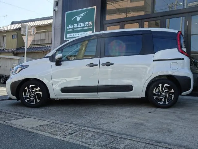 Toyota SIENTA HYBRID Z 2023 — миниатюра 2