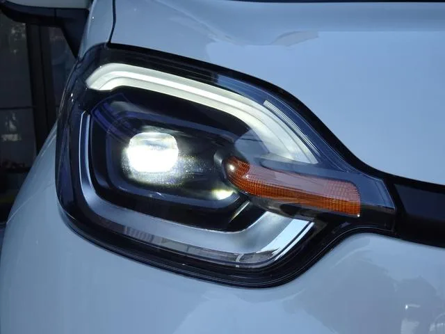 Toyota SIENTA HYBRID Z 2023 — миниатюра 3