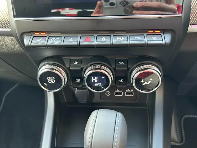 Renault ARKANA TECHNO MILD HYBRID 2025 — миниатюра 5
