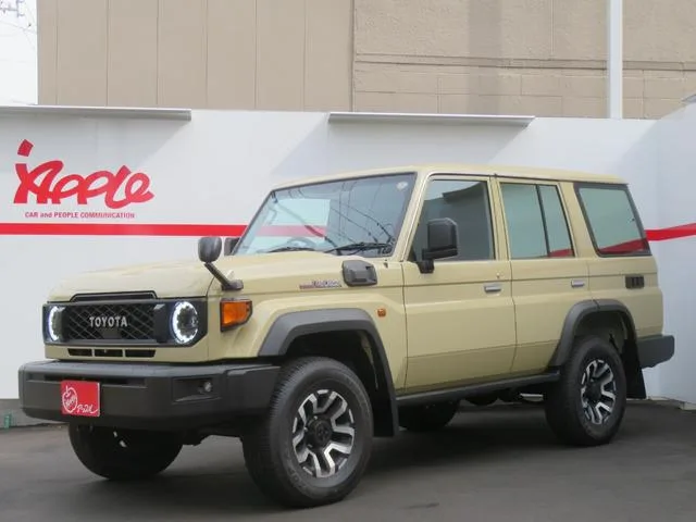 Toyota LAND CRUISER 70 AX 2025 — фото 1, купить с доставкой в Москву