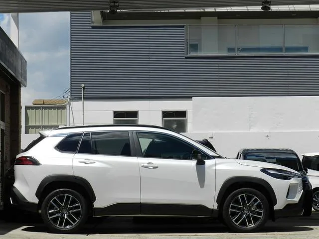 Toyota COROLLA CROSS HYBRID Z 2025 — миниатюра 4