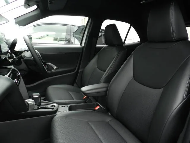 Toyota YARIS CROSS HYBRID Z 2025 — миниатюра 3