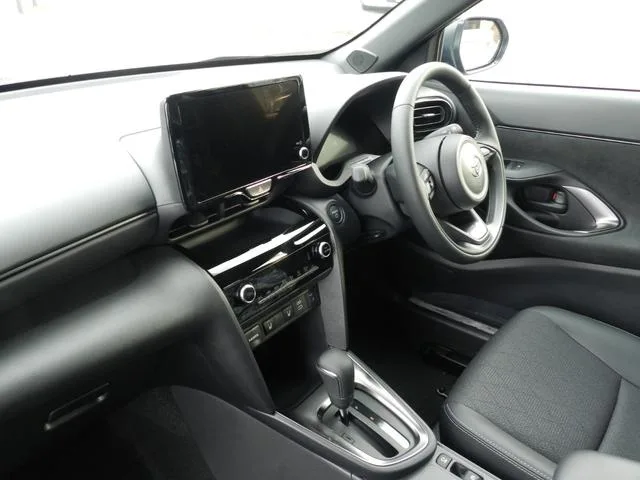 Toyota YARIS CROSS HYBRID Z 2025 — миниатюра 5