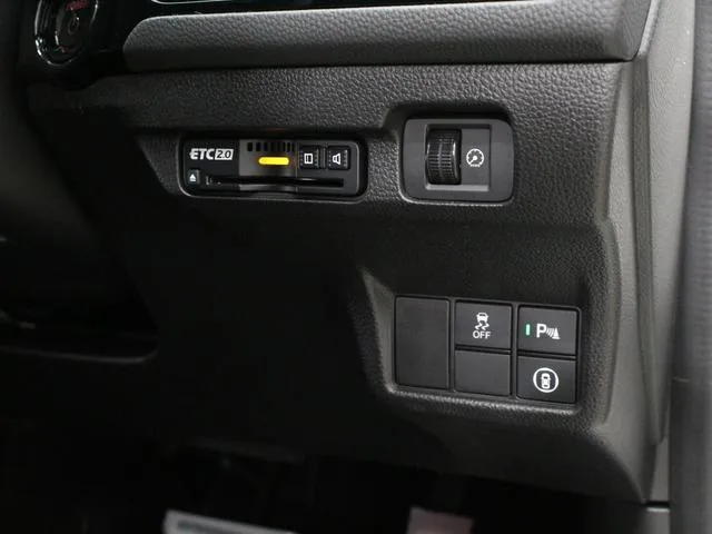 Honda CIVIC E:HEV 2023 — миниатюра 3