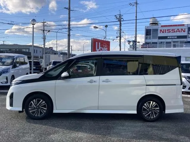 Nissan SERENA E-POWER HIGHWAY STAR V 2024 — миниатюра 3