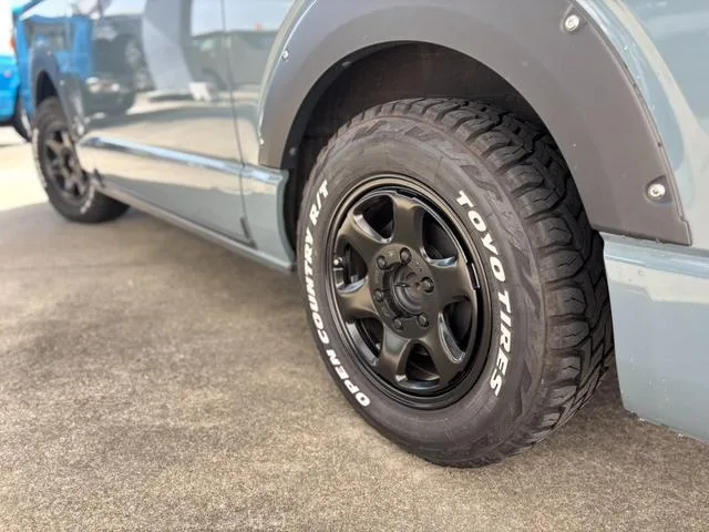 Toyota HIACE VAN LONG SUPER GL 2022 — миниатюра 4