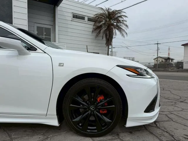 Lexus ES ES300H F SPORT 2024 — миниатюра 5